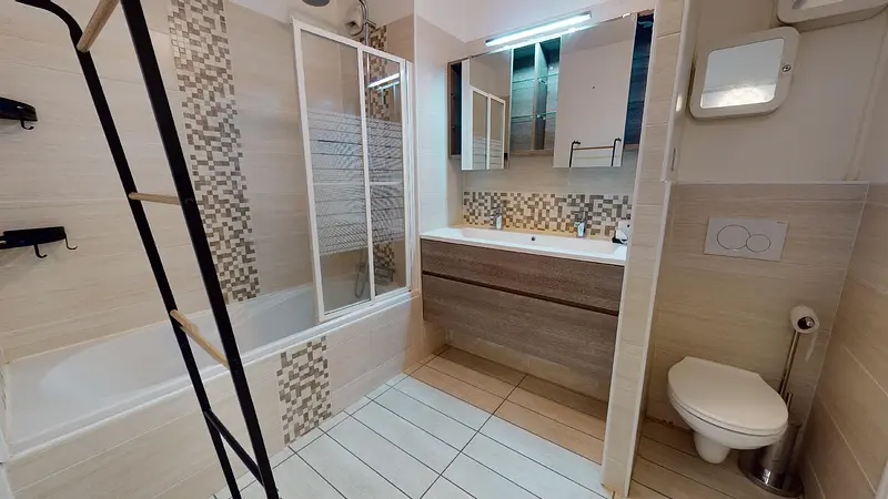 Photo du 48 Rue Longefer, 69008 Lyon, France Lyon