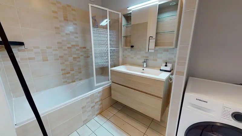 Photo du 48 Rue Longefer, 69008 Lyon, France Lyon