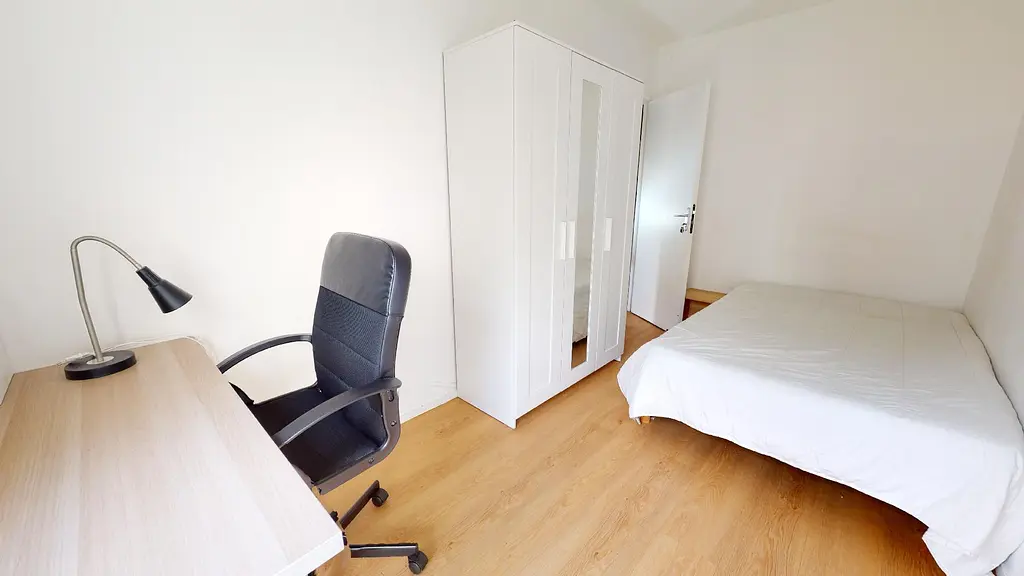 Photo du 3 Place Jules Verne, 49000 Angers, France Angers