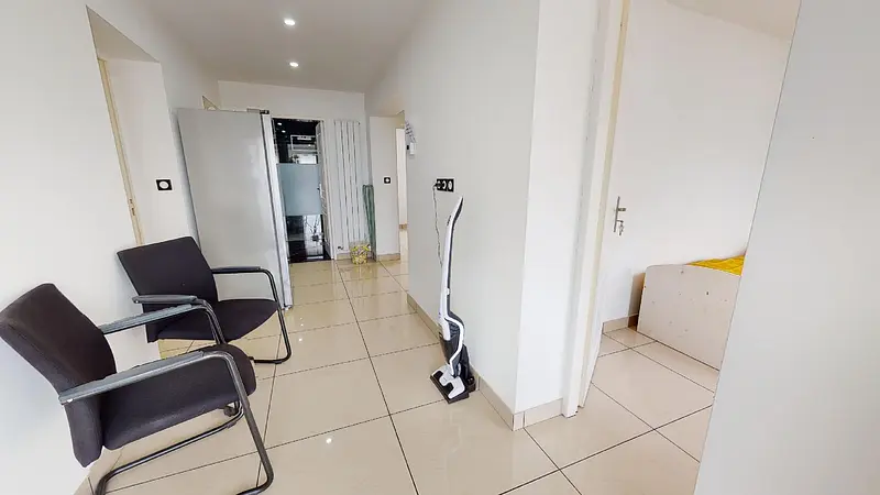 Photo du 8 Avenue Viviani, Accès rue, 69200 Vénissieux, France Vénissieux
