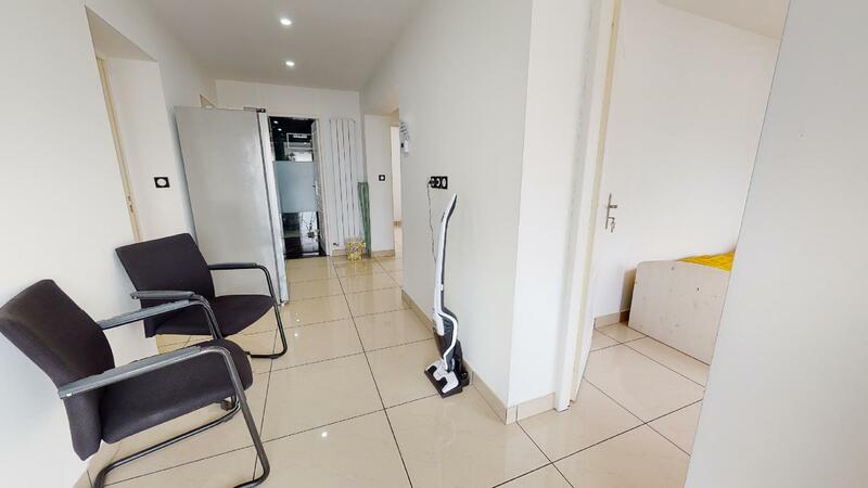 Photo du 8 Avenue Viviani, Accès rue, 69200 Vénissieux, France Vénissieux