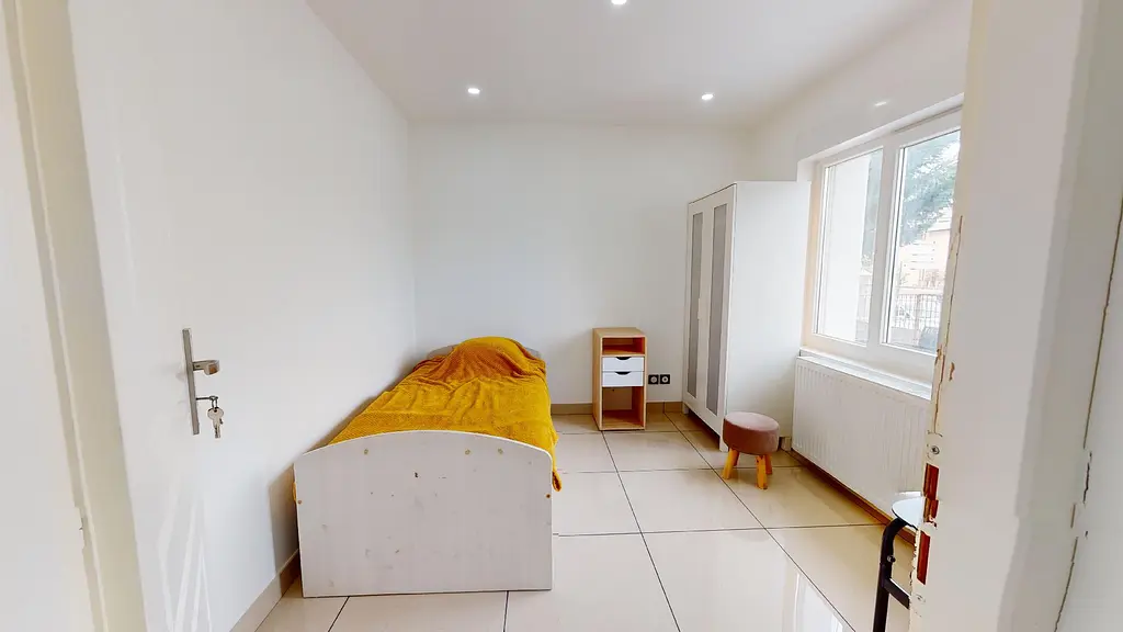 Photo du 8 Avenue Viviani, Accès rue, 69200 Vénissieux, France Vénissieux