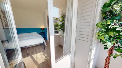 Photo du 12 Rue Des Roses, 69008 Lyon, France Lyon