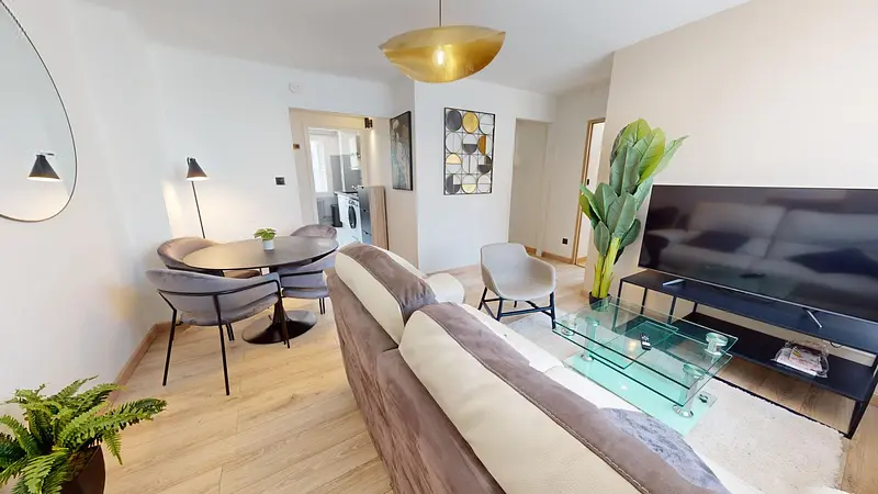 Photo du 12 Rue Des Roses, 69008 Lyon, France Lyon