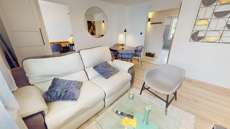 Photo du 12 Rue Des Roses, 69008 Lyon, France Lyon