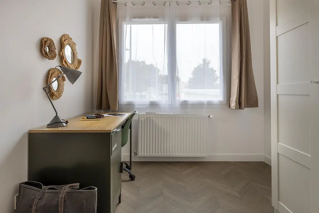 Photo du 1 rue des Roses, 69500 Bron, France Bron