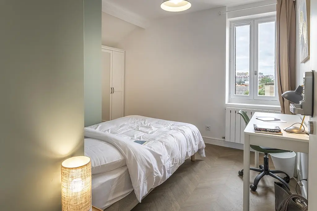 Photo du 1 rue des Roses, 69500 Bron, France Bron