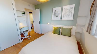 Photo du 24 Rue Édouard Branly, 69500 Bron, France Bron