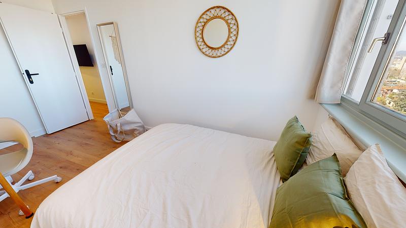 Photo du 24 Rue Édouard Branly, 69500 Bron, France Bron