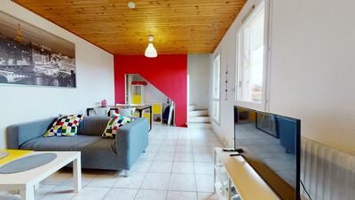 Photo du 14 Square Elis Reclus, 91000 Évry, France Évry