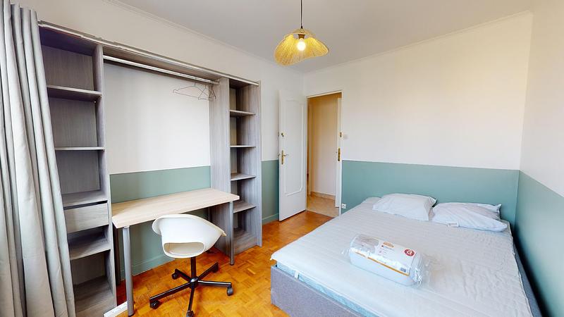 Photo du 117 Avenue Pierre Brossolette, 69500 Bron, France Bron