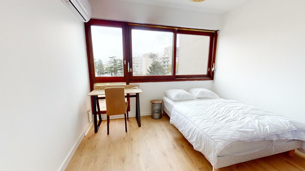 Photo du 62 Rue Du Professeur Roux, 69200 Vénissieux, France Vénissieux