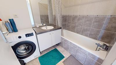 Photo du 78 Rue Du Professeur Roux, 69200 Vénissieux, France Vénissieux