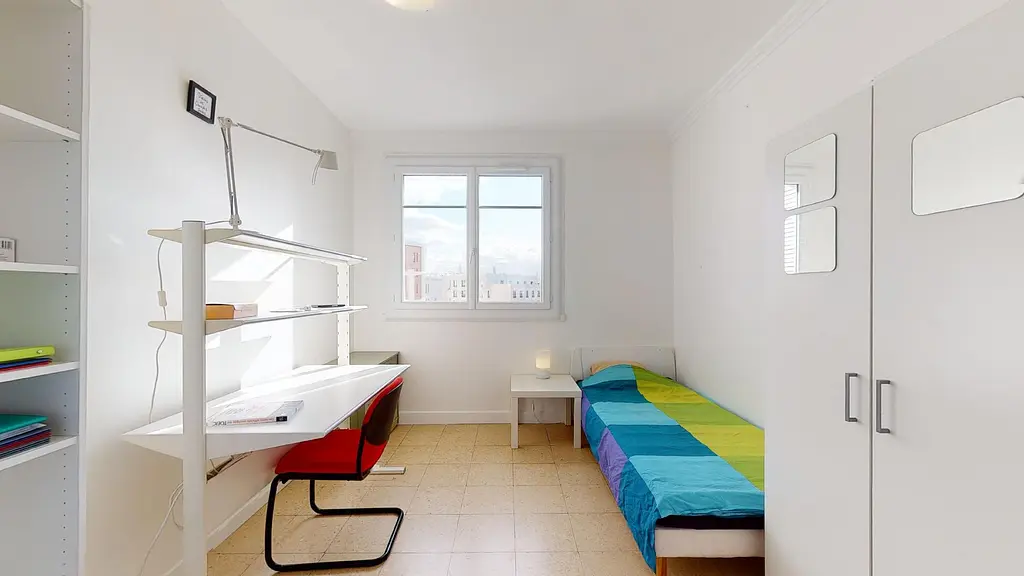 Photo du 99 avenue Jean Mermoz, Allée Azalée, 69008 Lyon, France Lyon