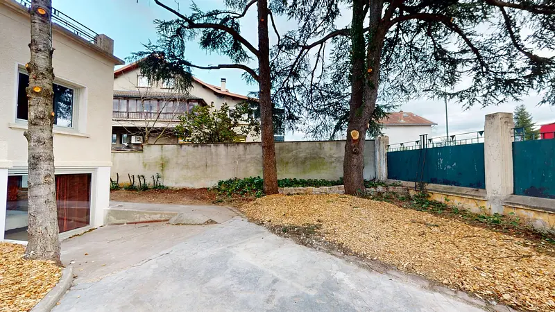 Photo du 77 Rue Jean Jaurès, 69500 Bron, France Bron