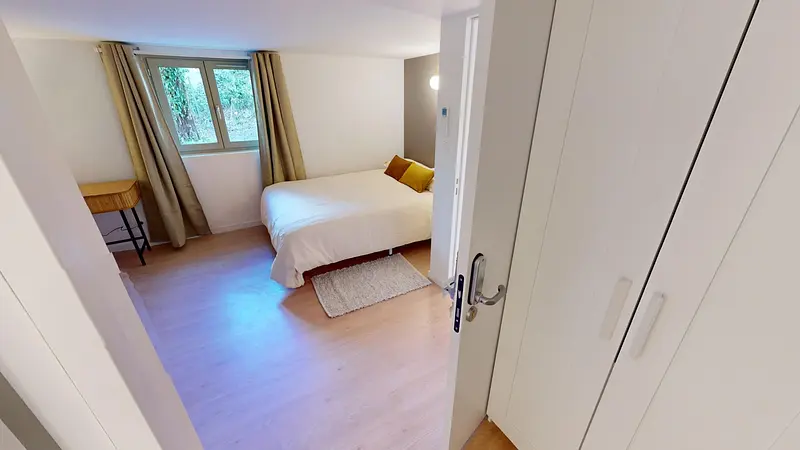 Photo du 77 Rue Jean Jaurès, 69500 Bron, France Bron