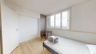 Photo du 30 Rue Édouard Branly, 69500 Bron, France Bron