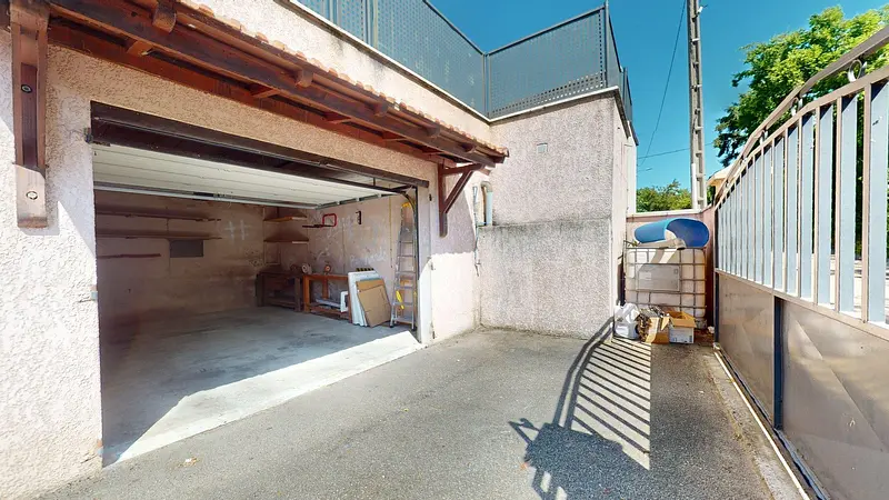 Photo du 84 Avenue De Verdun, 69540 Irigny, France Irigny