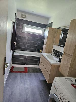 Photo du 2 Avenue Raymond De Veyssière, Residence du Parc, 69130 Écully, France Écully