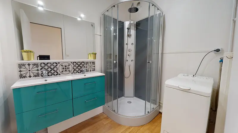 Photo du 16 Rue Lamothe, 69007 Lyon, France Lyon