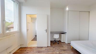 Photo du 93 Rue De La Roche Du Geai, 42000 Saint-Étienne, France Saint-Étienne