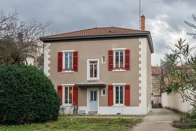 Photo du 19 rue Victor Hugo, 69100 Villeurbanne, France Villeurbanne