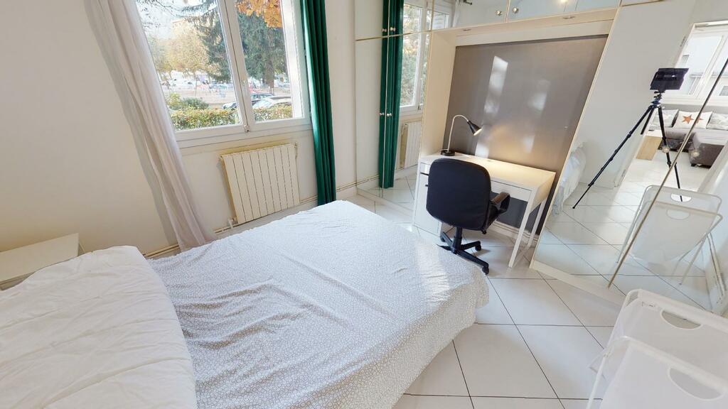 Photo du 3 bis rue docteur Calmette, Entrée C - porte de gauche, 38000 Grenoble, France Grenoble