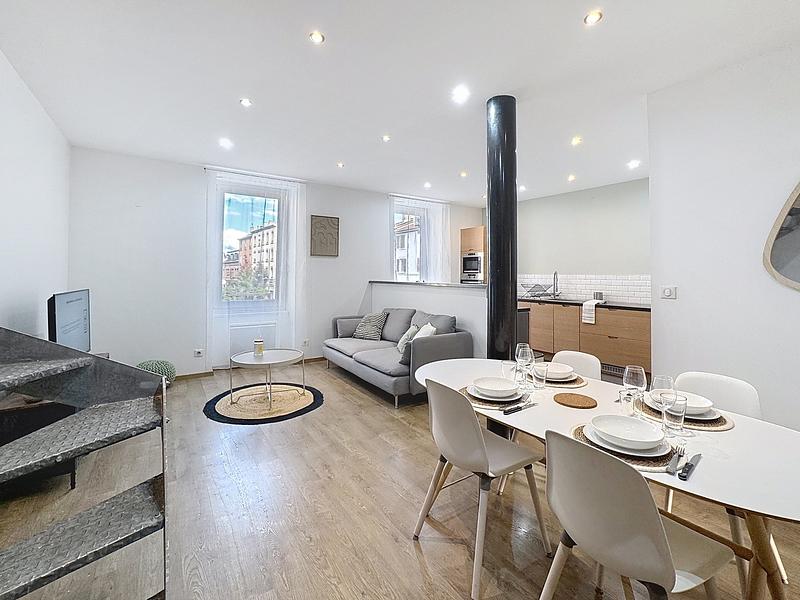 Photo du 72 Grande Rue, 69600 Oullins, France Oullins