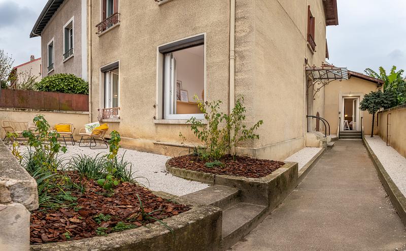 Photo du 32 avenue Jean Jaures, 69200 Vénissieux, France Vénissieux