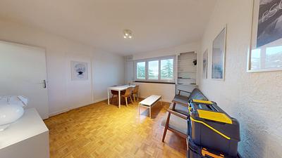 Photo du 2 Avenue Raymond De Veyssière, 69130 Écully, France Écully