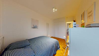 Photo du 2 Avenue Raymond De Veyssière, 69130 Écully, France Écully