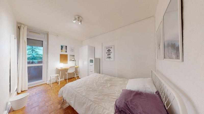 Photo du 2 Avenue Raymond De Veyssière, 69130 Écully, France Écully