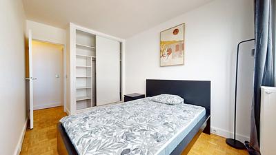 Photo du 4 Square Henri Regnault, 92400 Courbevoie, France Courbevoie