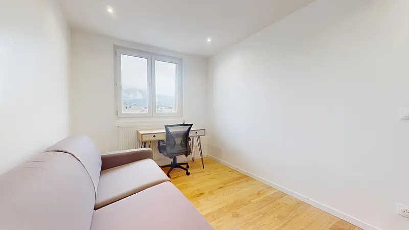 Photo du 77 Avenue Jeanne d'Arc, 38100 Grenoble, France Grenoble