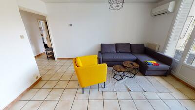 Photo du 85 Avenue De La Mogne, 38400 Saint-Martin-d'Hères, France Saint-Martin-d'Hères