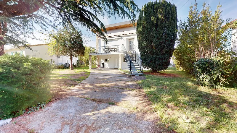 Photo du 5bis Avenue Raymond Poincaré, 33600 Pessac, France Pessac