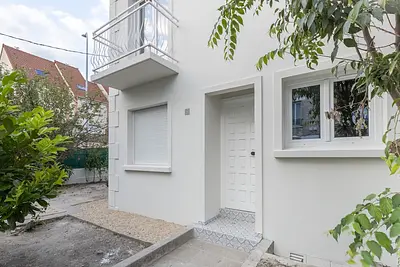 Photo du 15 Rue Du Progrès, 93230 Romainville, France Romainville