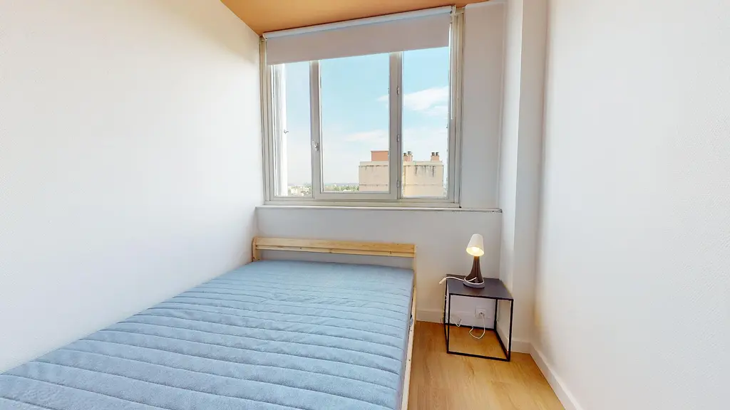 Photo du 32 Rue Édouard Branly, 69500 Bron, France Bron