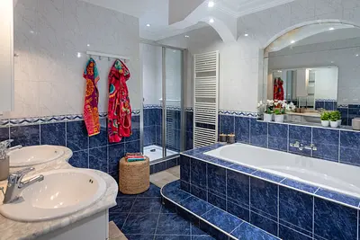 Photo du 30 boulevard Emile Zola, 69600 Oullins-Pierre-Bénite, France Oullins-Pierre-Bénite