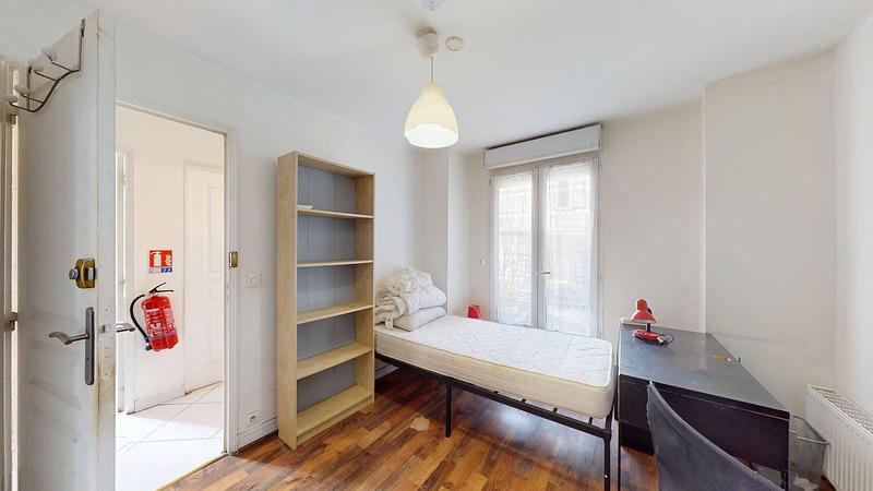 Photo du 108 Rue Roublot, 94120 Fontenay-sous-Bois, France Fontenay-sous-Bois