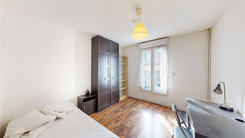 Photo du 108 Rue Roublot, 94120 Fontenay-sous-Bois, France Fontenay-sous-Bois