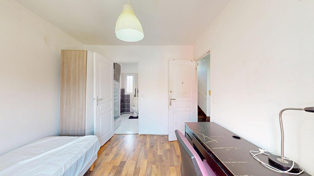 Photo du 108 Rue Roublot, 94120 Fontenay-sous-Bois, France Fontenay-sous-Bois