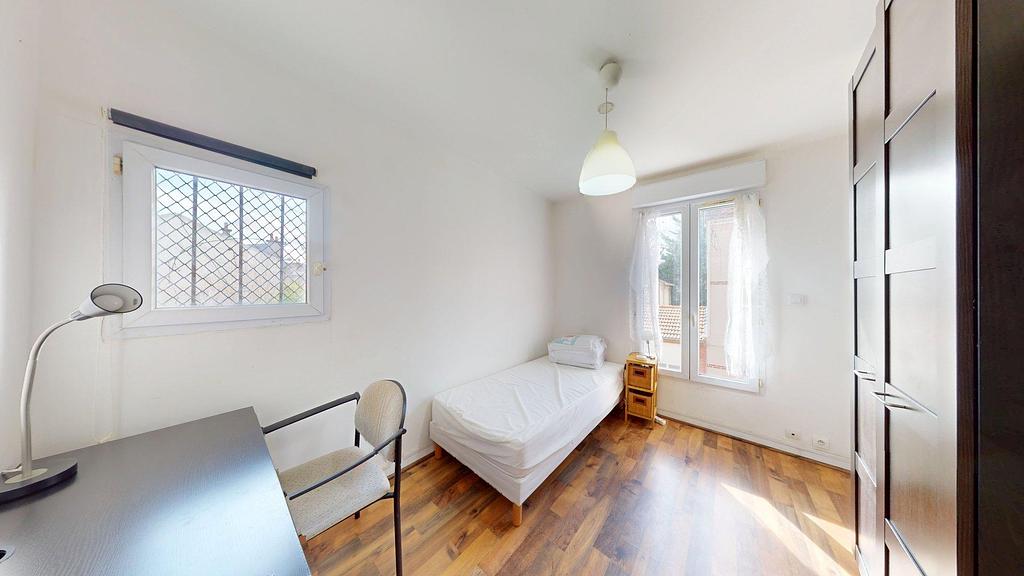 Photo du 108 Rue Roublot, 94120 Fontenay-sous-Bois, France Fontenay-sous-Bois