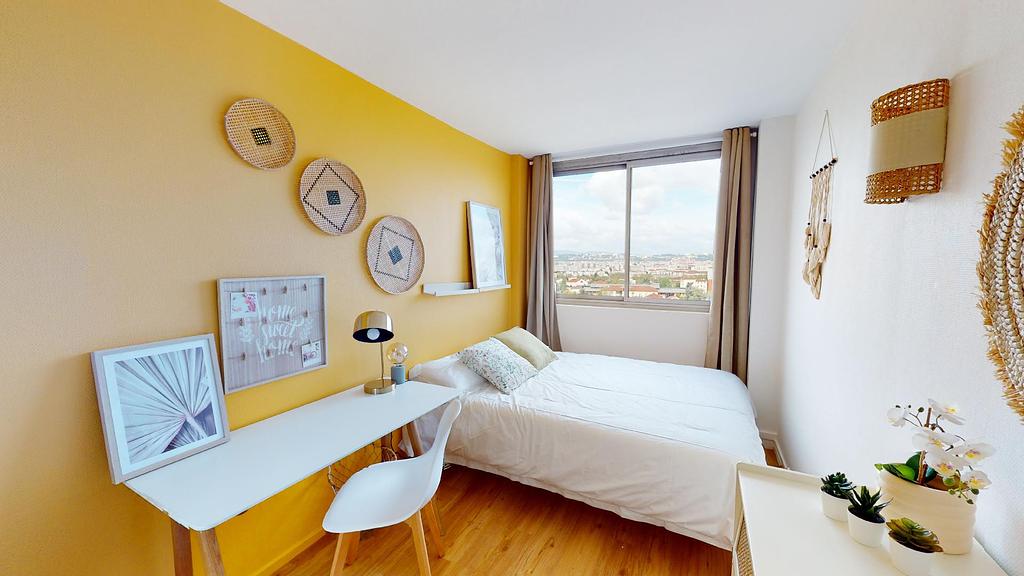 Photo du 7 Rue Du Parc, 69500 Bron, France Bron