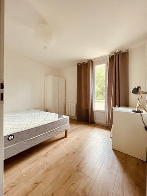 Photo du Rue de Sully, 26000 Valence, France Valence