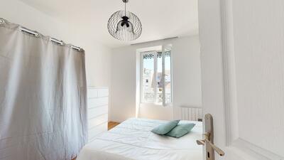 Photo du 83 Rue Alexandre Boutin, Droite, 69100 Villeurbanne, France Villeurbanne