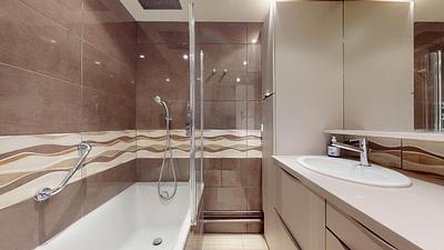 Photo du Rue Merlin De Thionville, 92150 Suresnes, France Suresnes