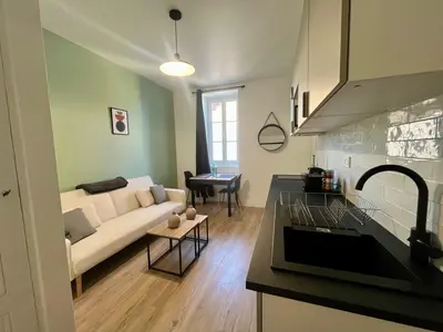 Photo du 48 Rue des Girondins, 69007 Lyon, France Lyon