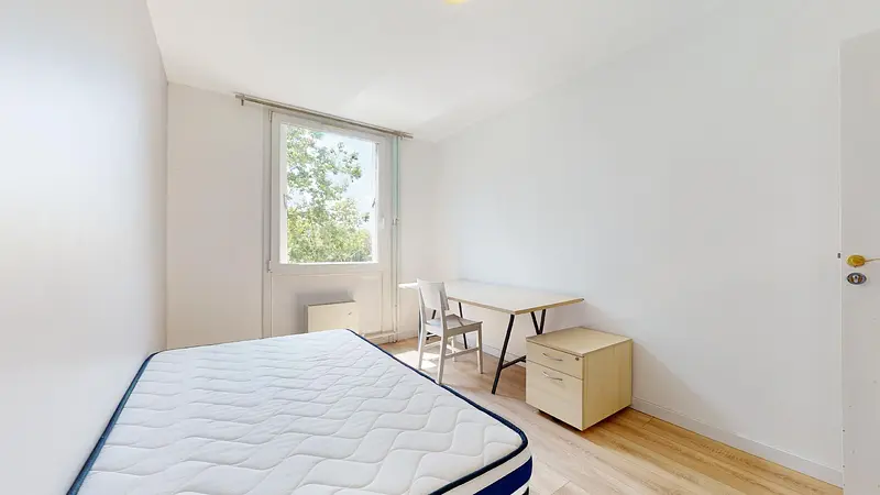 Photo du Rue Des Châteaux Bruloir, 95000 Cergy, France Cergy