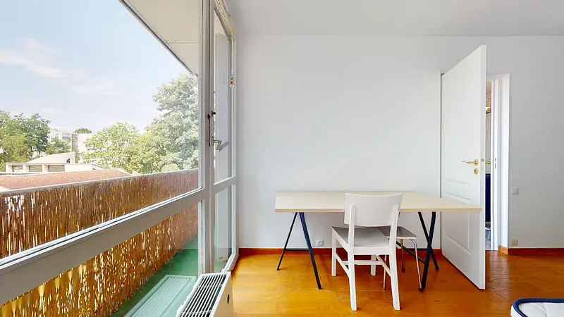 Photo du Rue Des Châteaux Bruloir, 95000 Cergy, France Cergy